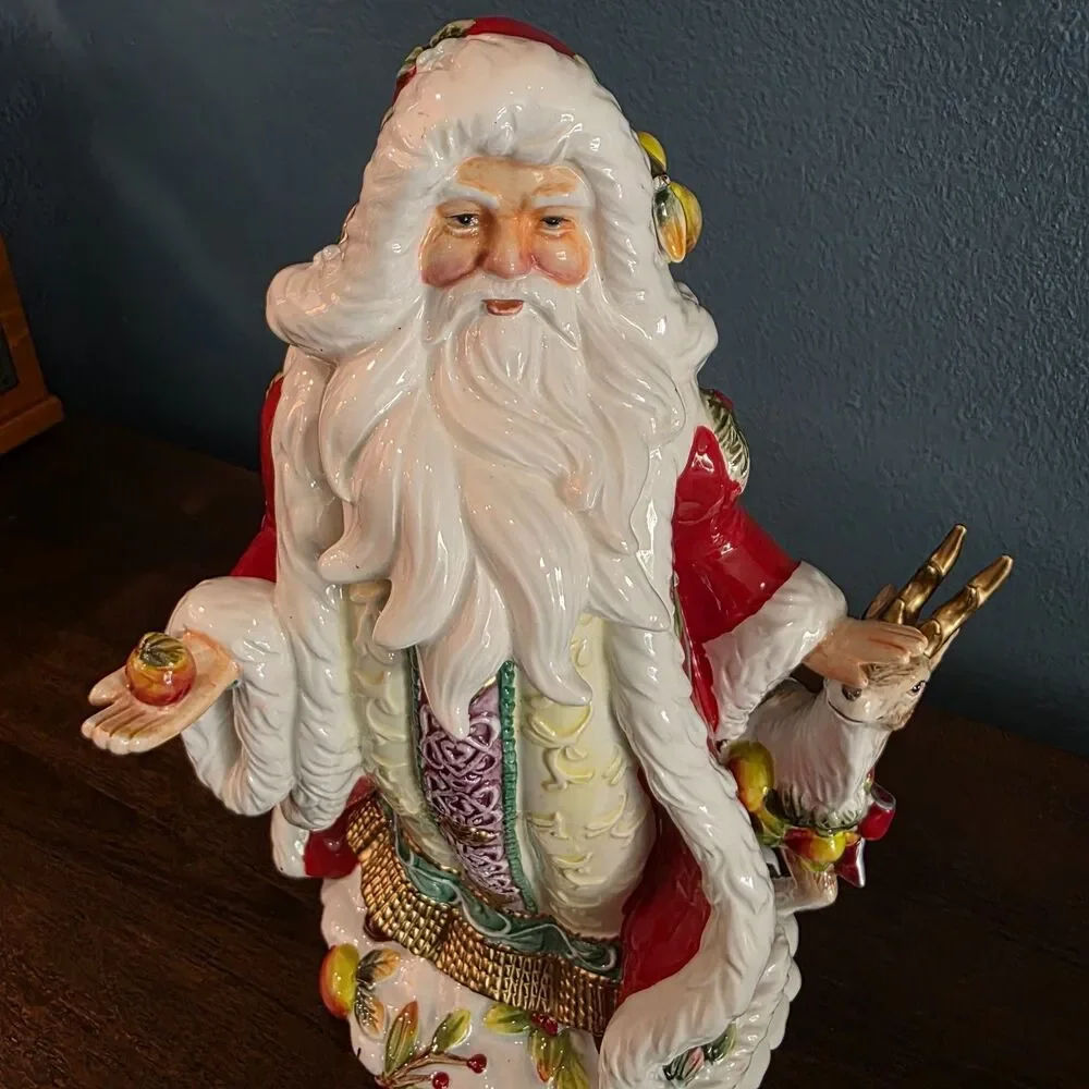 Corner Ruby Christmas Woodland Santa Deer Figurine 15
